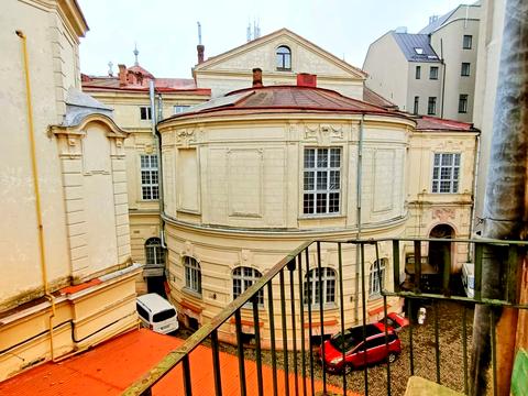 квартира за адресою Євгена Гребінки вул., 5
