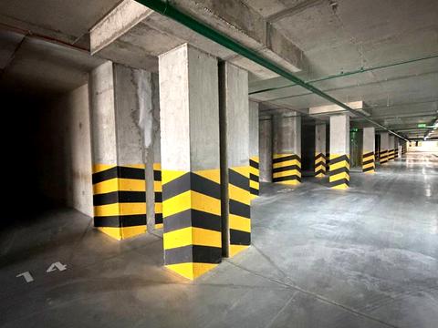 паркомісце за адресою Михайла Максимовича вул. (Онуфрія Трутенка), 24-Г