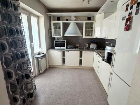 квартира за адресою Ревуцького вул., 8