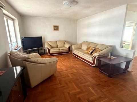 квартира за адресою Ревуцького вул., 8