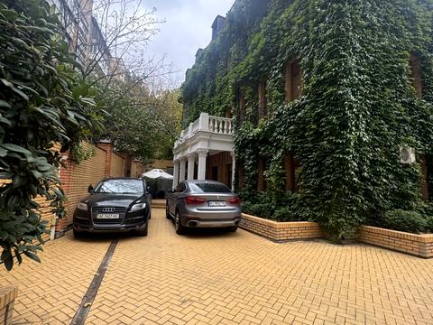 коммерческая по адресу Жилянская ул., 72