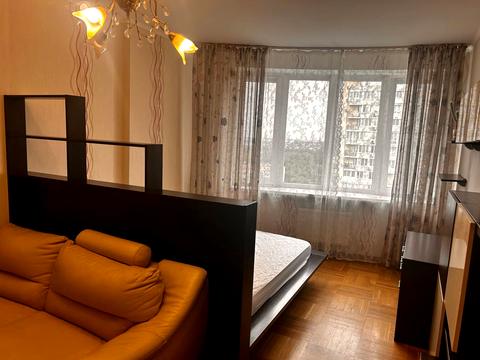 квартира за адресою Верховинна вул., 37