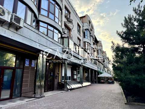 комерційна за адресою Андрія Головка вул., 27