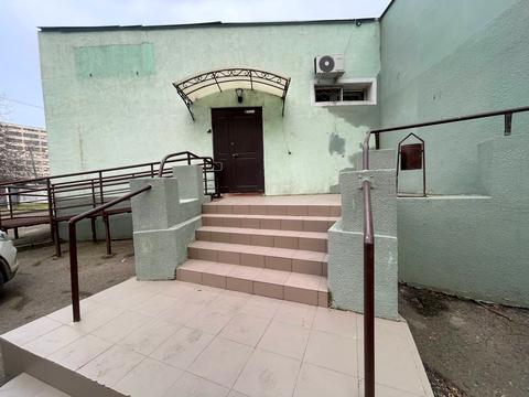 комерційна за адресою Наукова вул., 48/3