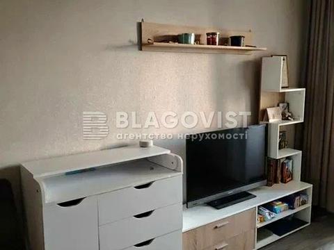 квартира за адресою Привокзальна вул., 12/1