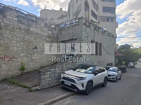 комерційна за адресою Госпітальна вул., 12