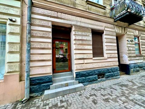 коммерческая по адресу Ивана Франка ул., 45