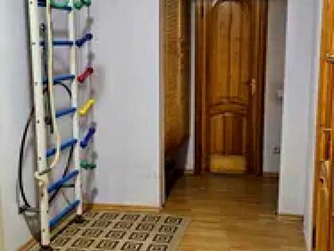 квартира за адресою Космічна вул., 4