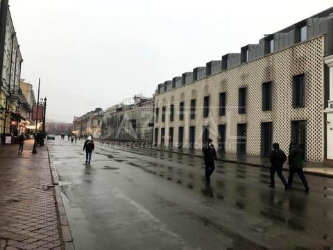 комерційна за адресою Петра Сагайдачного вул., 18