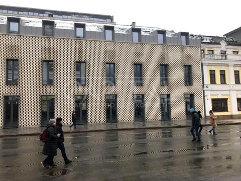 комерційна за адресою Петра Сагайдачного вул., 18