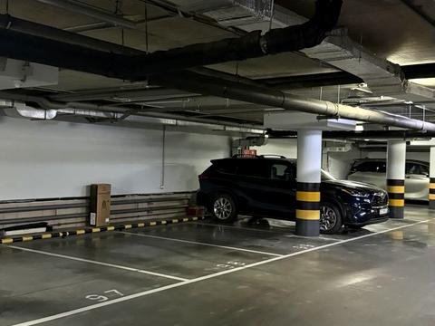 паркоместо по адресу Андрея Верхогляда ул. (Михайла Драгомирова), 3