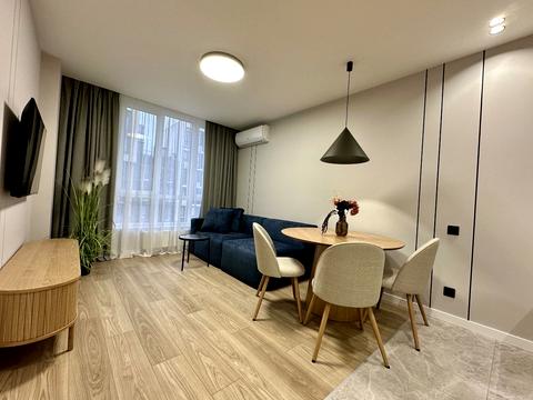 квартира за адресою Салютна вул., 2к18