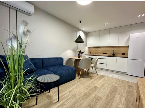 квартира за адресою Салютна вул., 2к18
