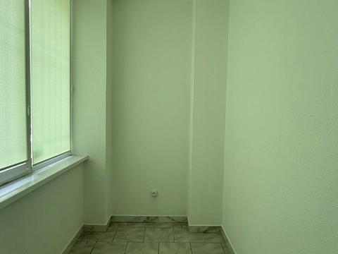 комерційна за адресою Івана Франка вул., 12