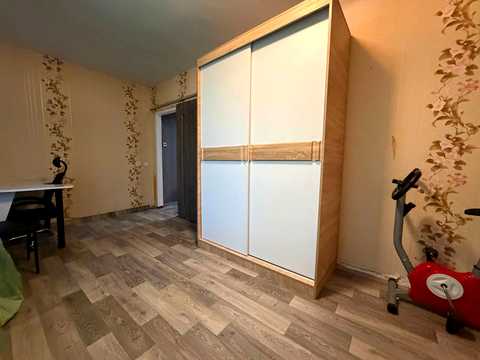 квартира за адресою Універсальна вул., 11