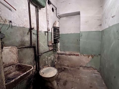 коммерческая по адресу Драгоманова ул., 31