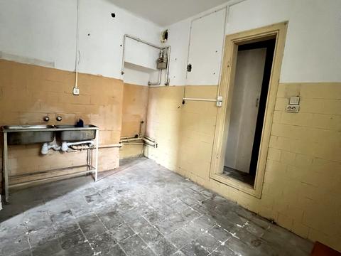 комерційна за адресою Миколи Садовського вул., 2