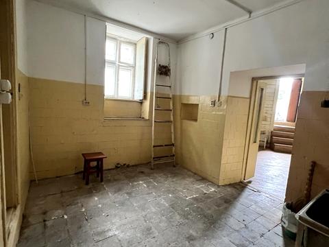 комерційна за адресою Миколи Садовського вул., 2