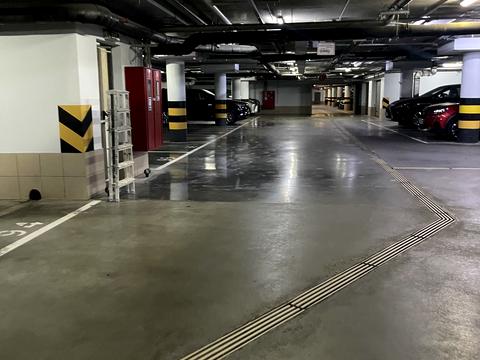паркоместо по адресу Андрея Верхогляда ул. (Михайла Драгомирова), 5