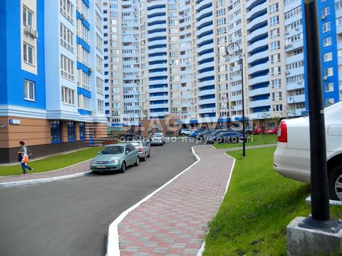 комерційна за адресою Авіаконструктора Ігоря Сікорського вул. (Танкова), 1