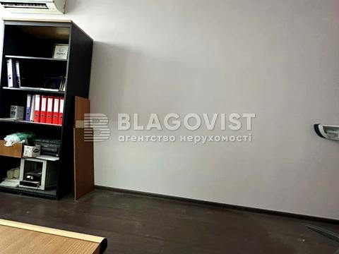комерційна за адресою Авіаконструктора Ігоря Сікорського вул. (Танкова), 1