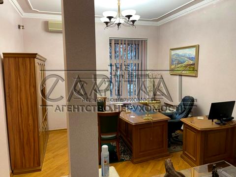 комерційна за адресою Софіївська вул., 25-Б