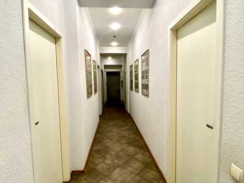 комерційна за адресою Кропивницького вул., 4