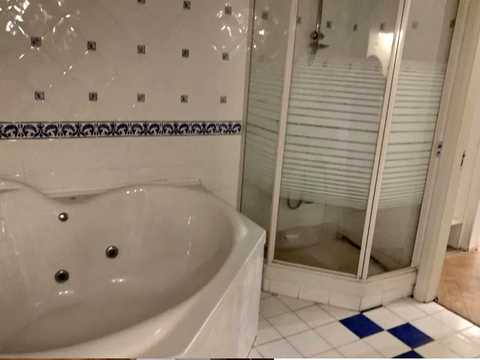 комерційна за адресою Велика Васильківська вул. (Червоноармійська), 47