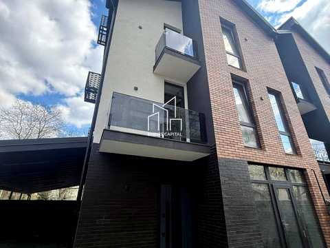 будинок за адресою Патона Євгена, 55г