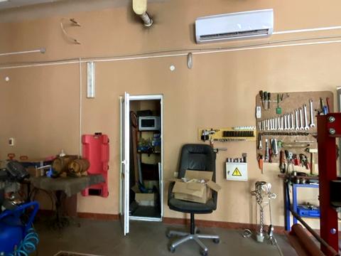 комерційна за адресою Механізаторів вул., 11