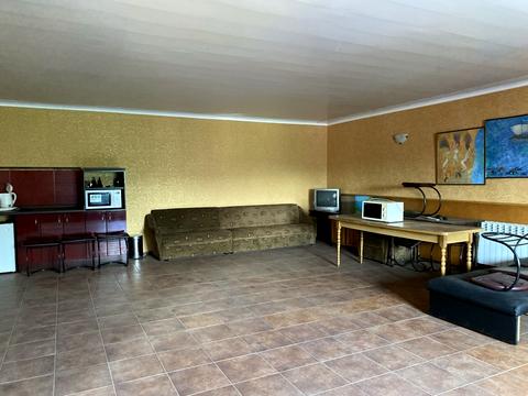 комерційна за адресою Механізаторів вул., 11