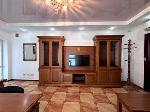 комерційна за адресою Млинівська вул., 14