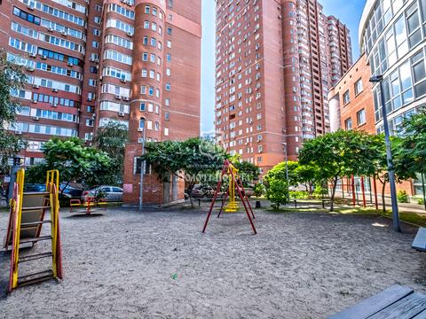 квартира за адресою Анни Ахматової вул., 13-Д