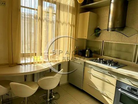 квартира за адресою Євгена Чикаленка вул. (Пушкінська), 11