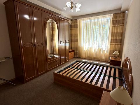 квартира за адресою Шовкуненка вул., 4