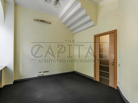 комерційна за адресою Велика Житомирська вул., 1
