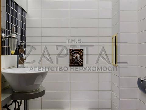 комерційна за адресою Велика Житомирська вул., 1