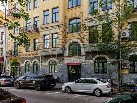 комерційна за адресою Велика Житомирська вул., 1