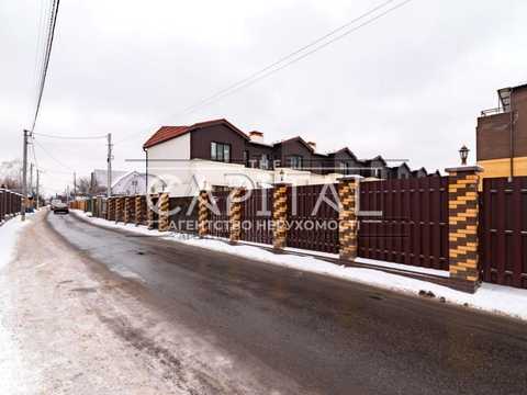 будинок за адресою Набережна, 1