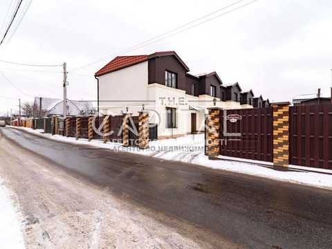 будинок за адресою Набережна, 1