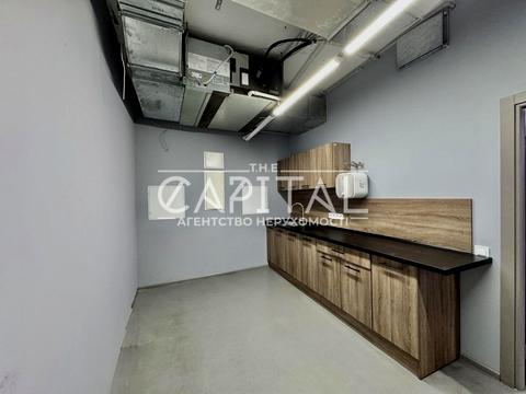 коммерческая по адресу Лесі Українки пл., 23