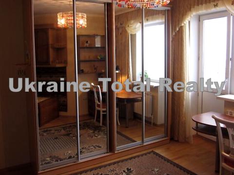 квартира за адресою Срібнокільська вул., 1
