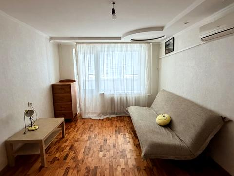 квартира за адресою Братів Горобців вул. (Дмитра Кедріна), 38
