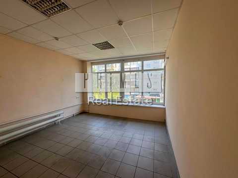 коммерческая по адресу Ялтинская ул., 7