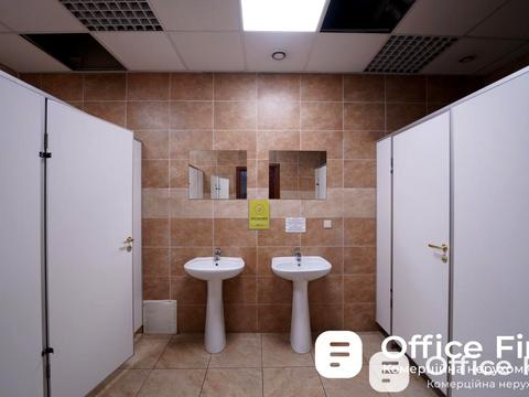 комерційна за адресою Фізкультури вул., 30В