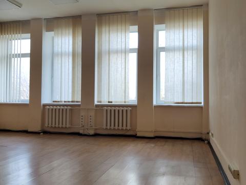 комерційна за адресою Олександра Довженка вул., 18