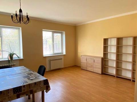 будинок за адресою Вишнева вул., 28