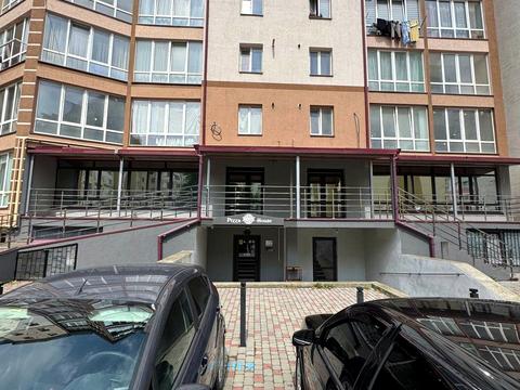 комерційна за адресою Яблунева вул., 2