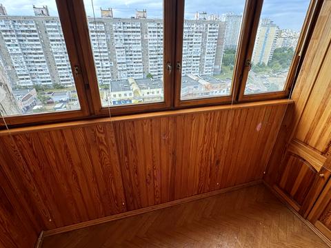 квартира за адресою Анни Ахматової вул., 15
