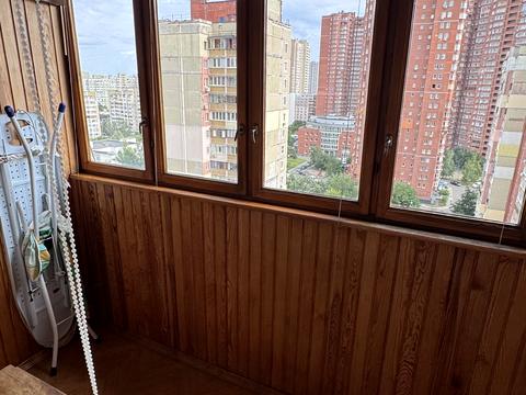 квартира за адресою Анни Ахматової вул., 15